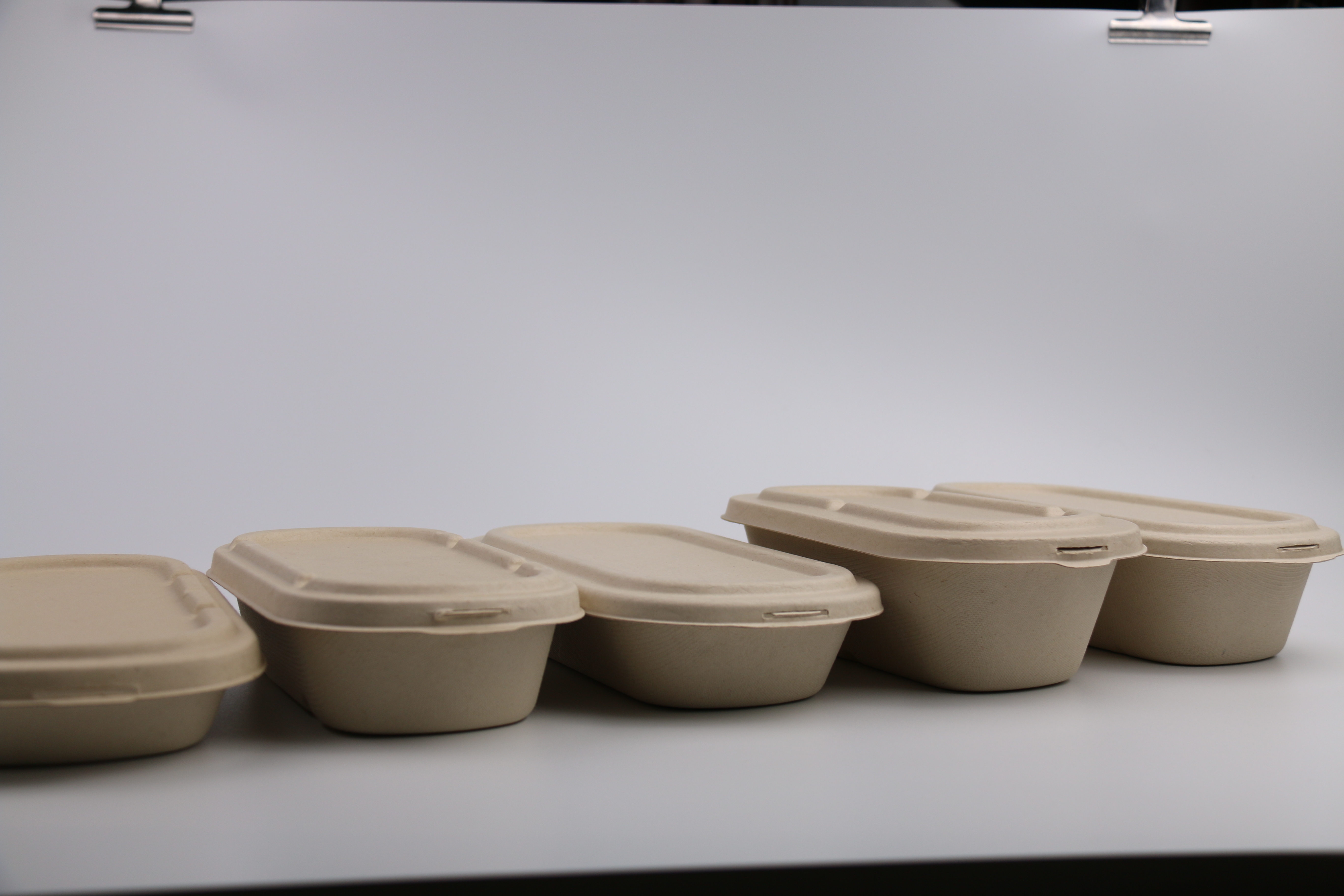 Sealable molded fiber food tray